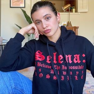 ❤️SOLD❤️ FOREVER 21 SELENA CROPPED HOODIE